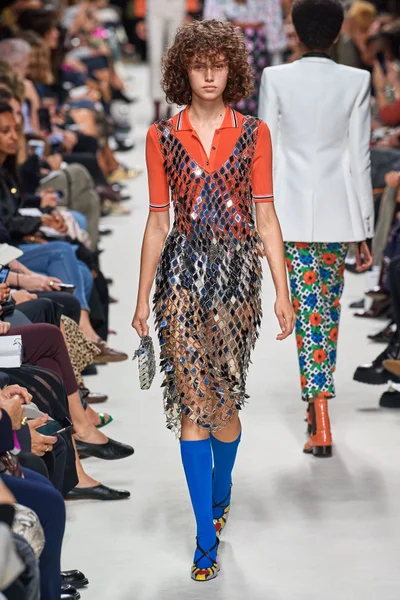 Look 7